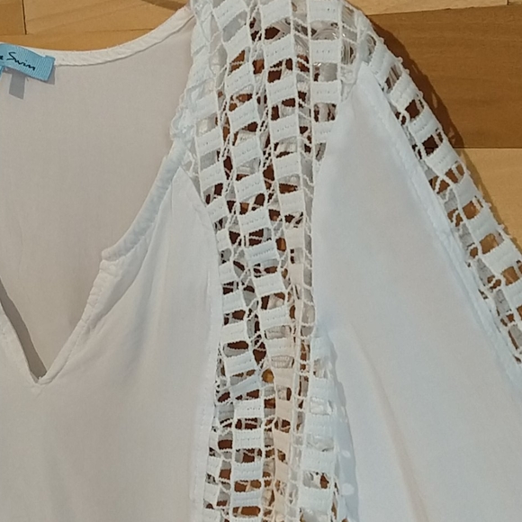 💥4for$20 White swimsuit cover up - Picture 4 of 4